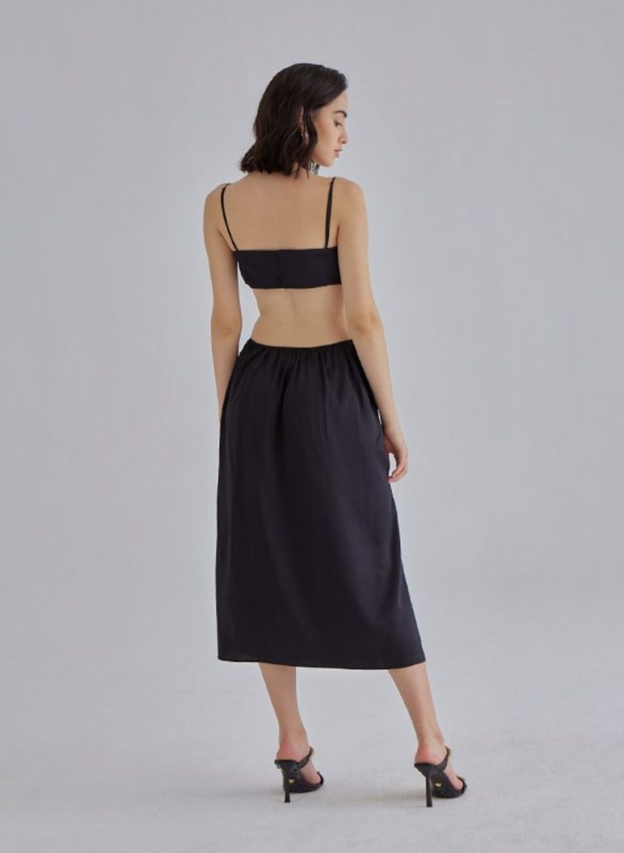 Women Styched Fashion | Black Clean Cut Midi Dress